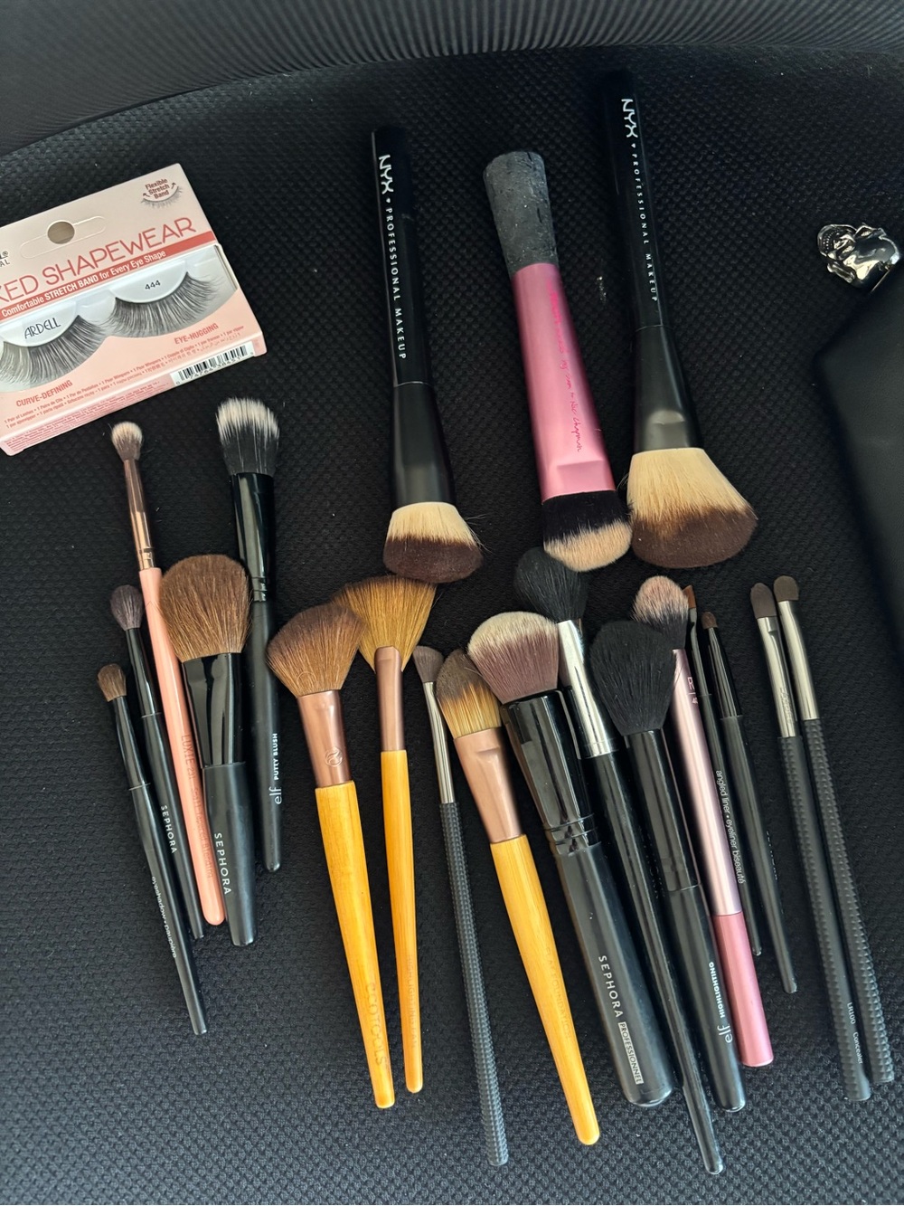 20 makeup Brush Set, new eyelashes, Kylie bag